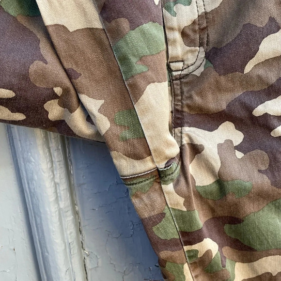 J. Crew 9" Cargo Camouflage Toothpick Pants, size 31 - Picture 8 of 9